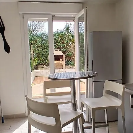Pavillon Individuel Plain-pied Avec Terrasse Et Parking *