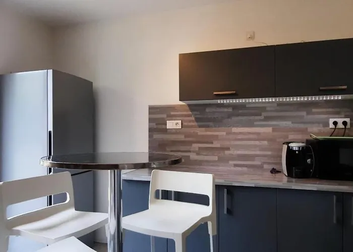 Pavillon Individuel Plain-pied Avec Terrasse Et Parking Saint-Vigor-le-Grand